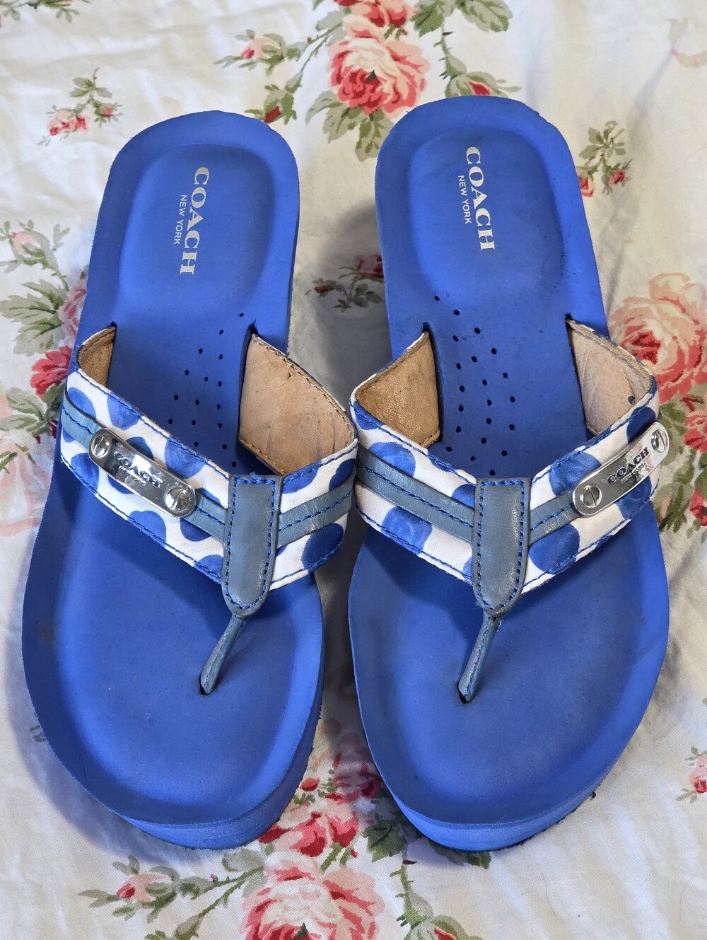 Coach Jaden Blue White Polka Dot Wedge Flip Flop | Signature Sole | Size 6 Y2K - Picture 3 of 15